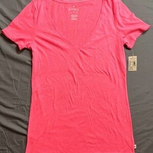 American Eagle Outfitters Bright Pink V-Neck Tee NWT